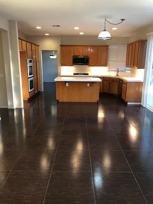 Building Photo - 29507 Desert Terrace Dr