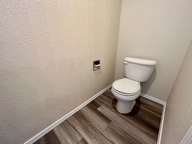 Building Photo - Beautiful Stetson Hills 3 Bedroom