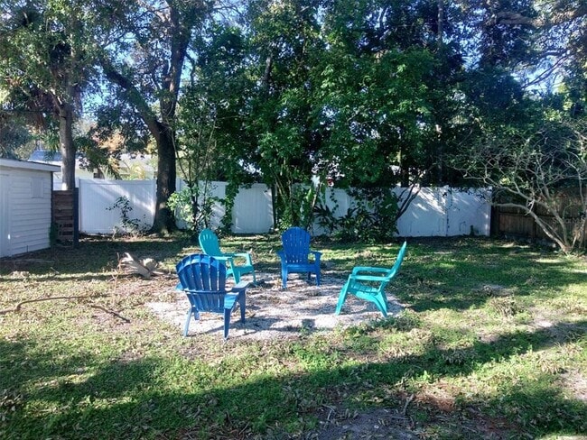 Building Photo - 323 Mira Vista Dr