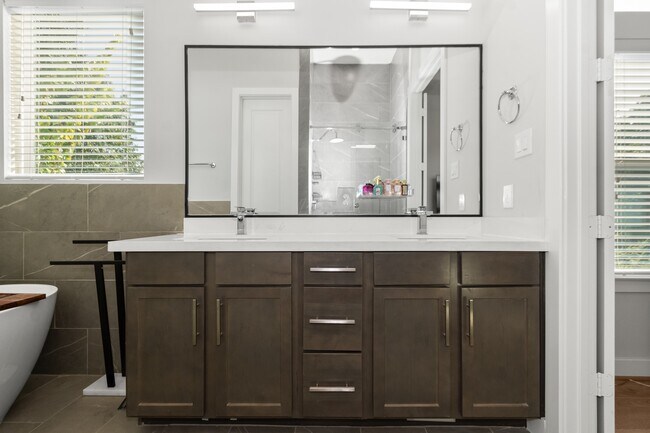 Building Photo - 816 Sienna Palm Ln