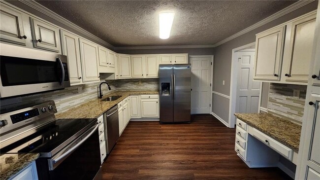 Building Photo - 5139 Chestnut Cir