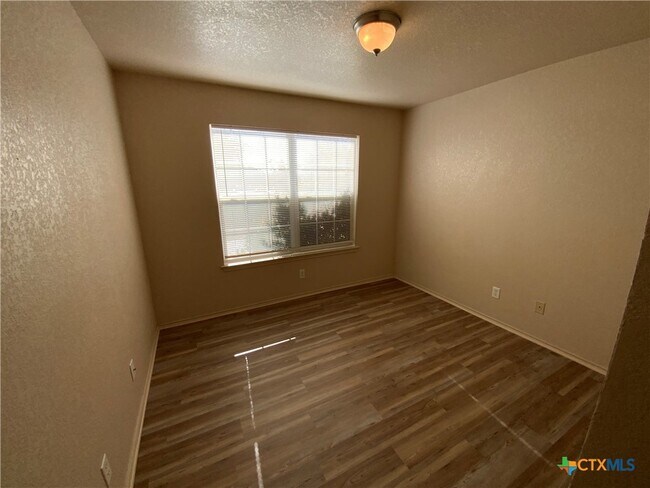 Building Photo - 2212 Bellmont