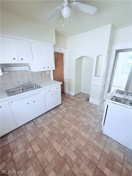 Building Photo - 3395 W 100th St