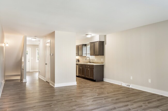 Building Photo - 533 Misty Meadow Blvd