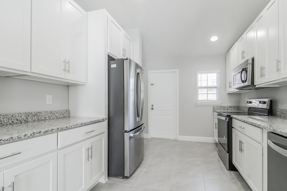 Building Photo - 8 Bradford Ct