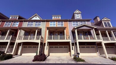 Building Photo - Perfect West Midtown Location! 4 Bedroom Townhouse, Granite, Hardwood Floors