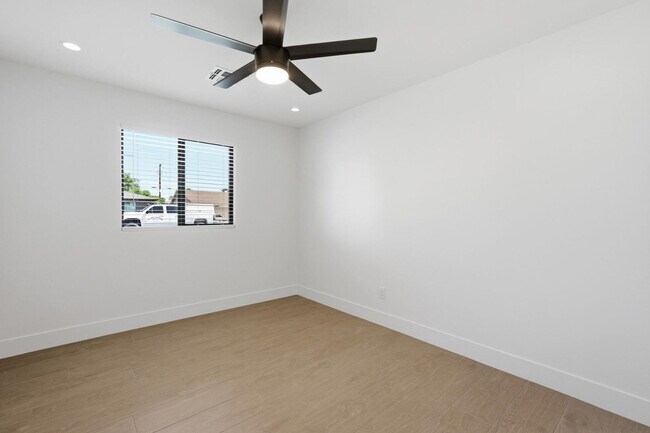 Building Photo - 7421 E Princeton Ave