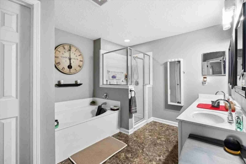 Building Photo - 24 Riviera Estates Ct