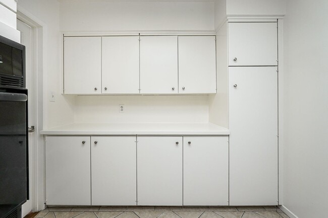 Building Photo - ora125