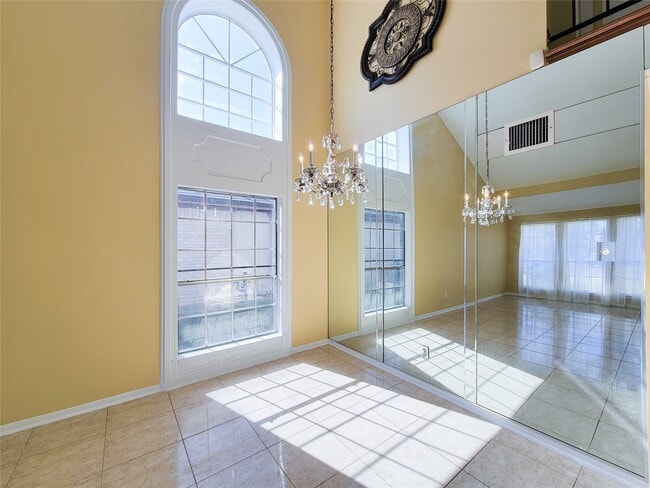 Building Photo - 10130 Berry Limb Dr