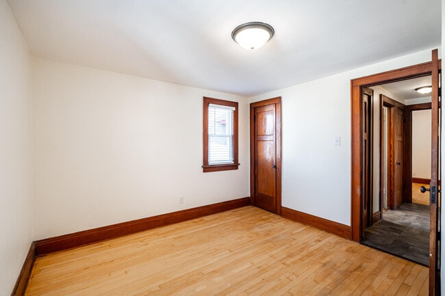 Building Photo - 2213 S 72nd St