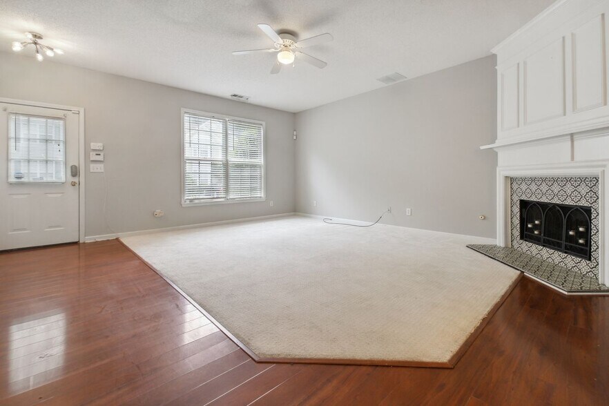 Building Photo - 4084 Howell Park Rd