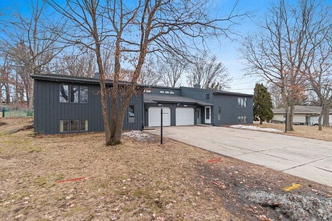 Building Photo - 2254 Deer Trail