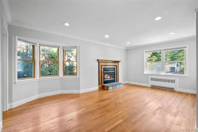 Building Photo - 528 N Wagner Ave