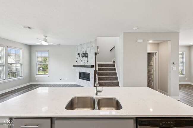 Building Photo - 17285 Dallington St