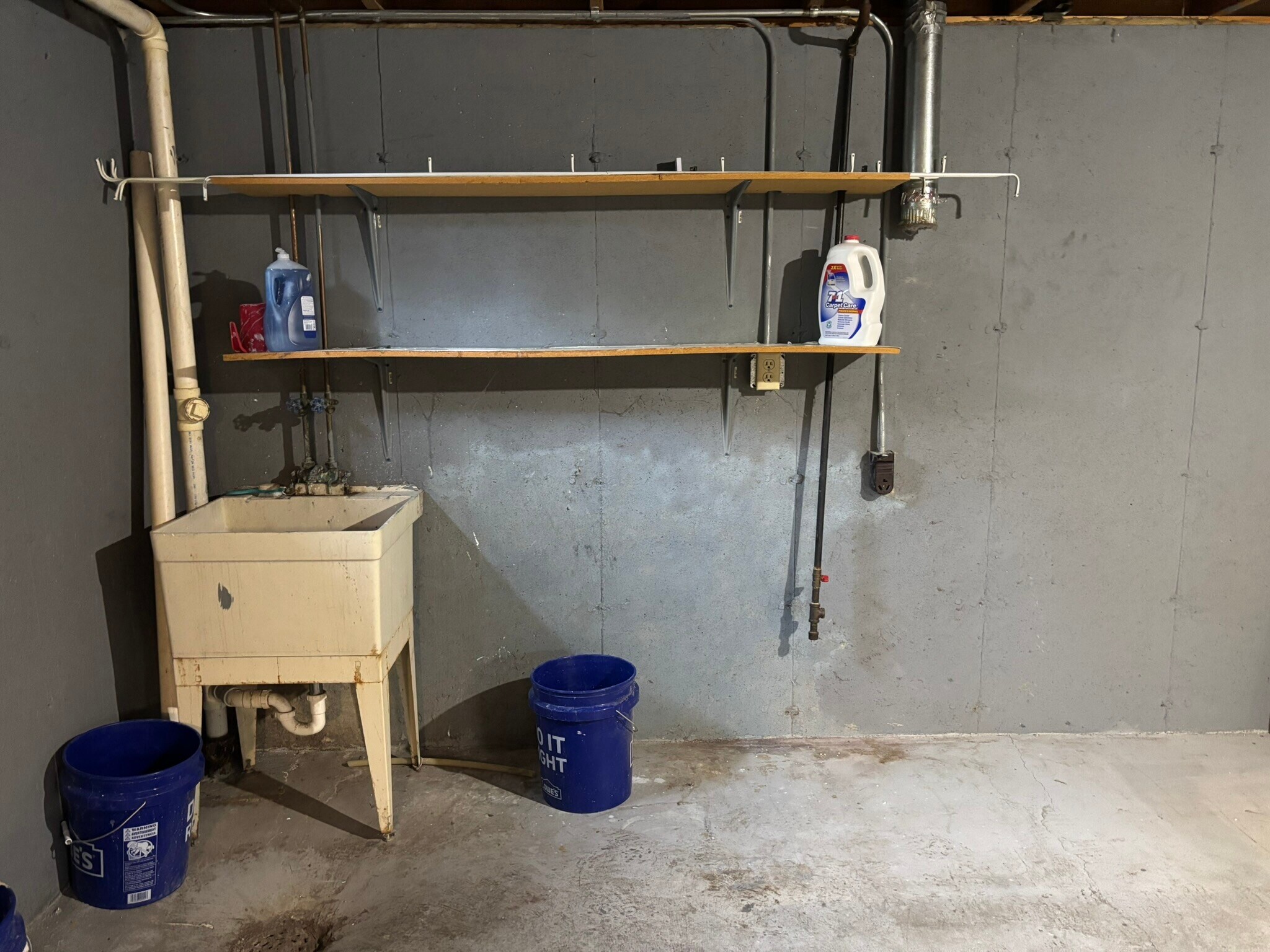 Building Photo - 6172 Brynwood Dr