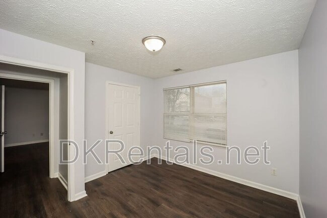 Building Photo - 12101 Fairington Ridge Cir