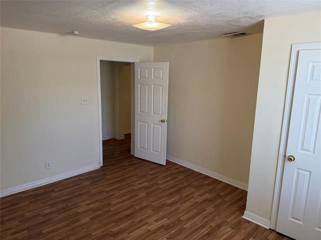 Building Photo - 1402 N Commerce St