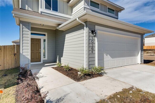 Building Photo - 10304 Forest Grove Dr