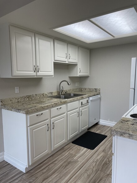 Kitchen - 9540 SW 146th Ter