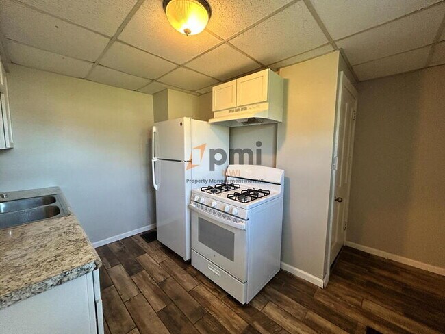 Building Photo - 6138-6138 Ray Ave