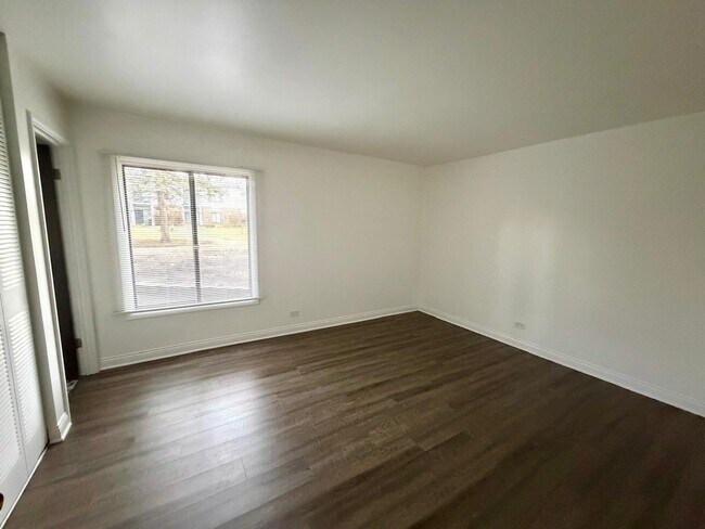 Building Photo - 7400 Grand Ave