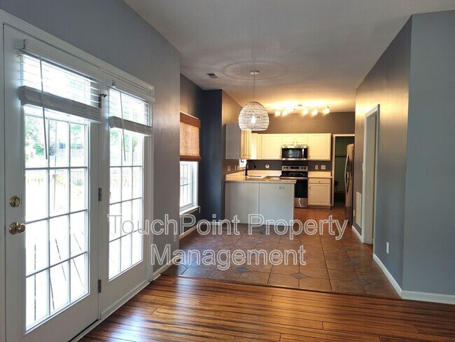 Building Photo - 9405 Mitchell Glen Dr