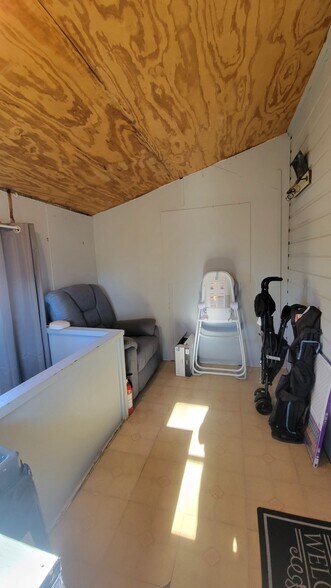 Building Photo - 922 6th St