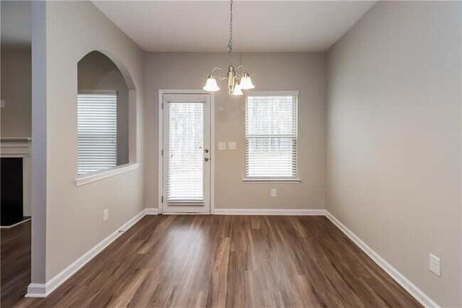 Building Photo - 1138 Paramount Dr