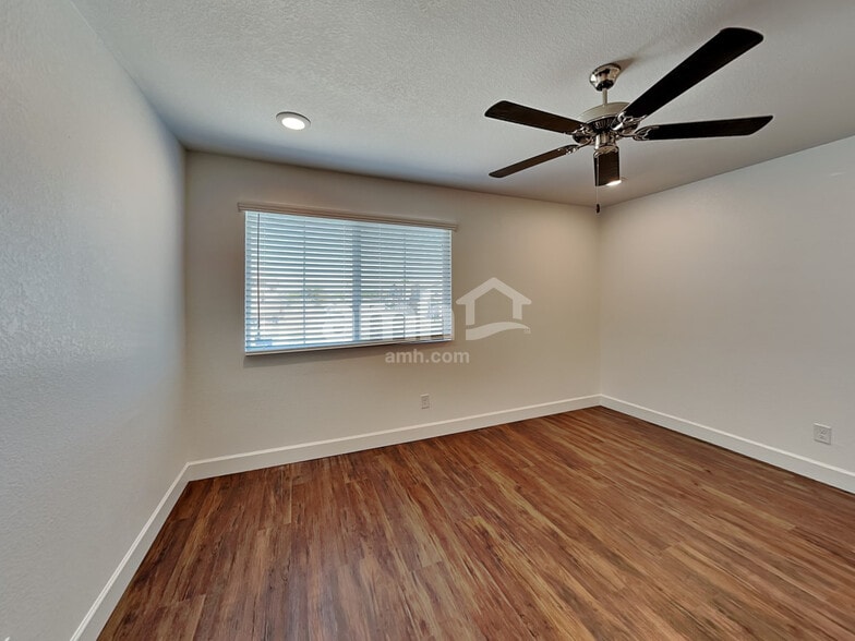 Building Photo - 4219 W St Charles Ave