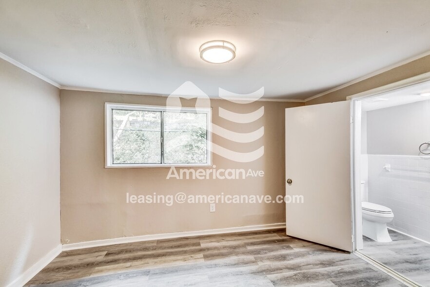 Building Photo - 633 84th St S