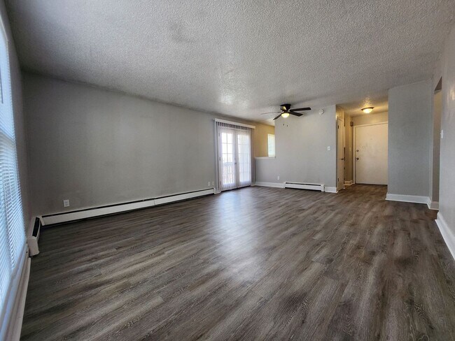 Building Photo - 4420 Loomis Ave