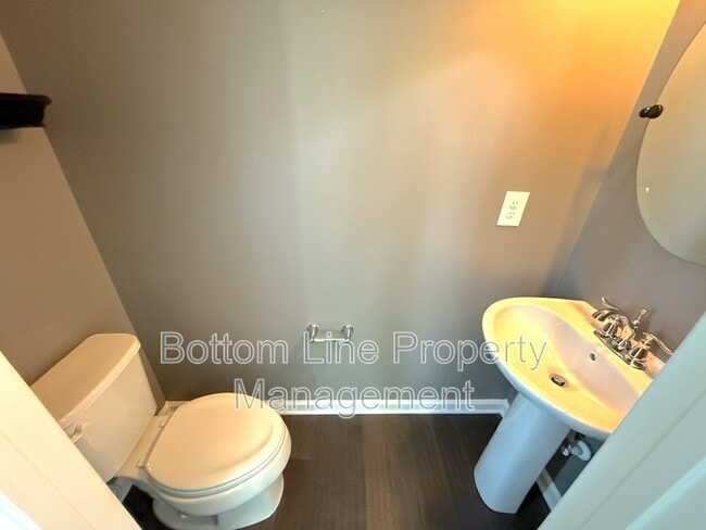 Building Photo - 4020 Zilker Park Dr