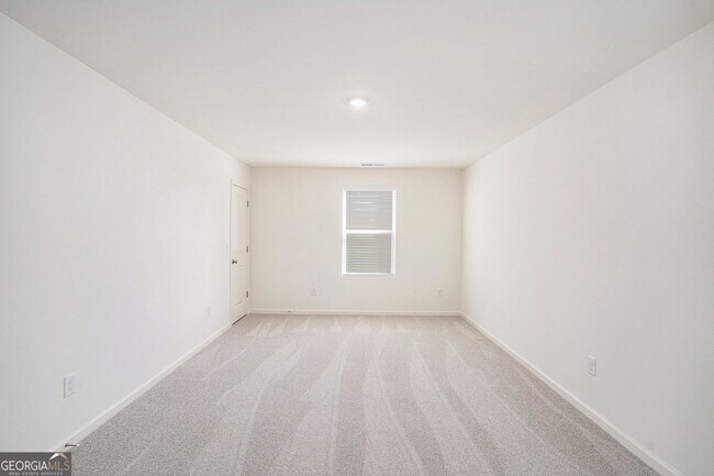 Building Photo - 7650 Saffron Ave