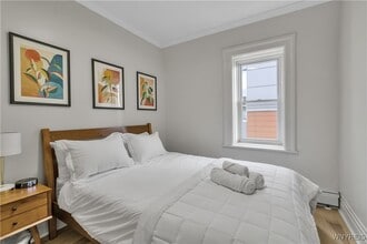 Building Photo - 617 Niagara St