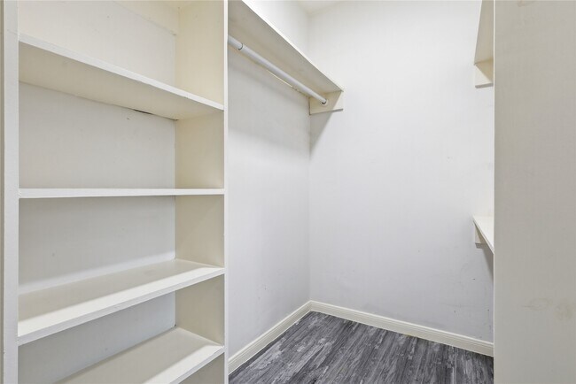 Building Photo - 5347 Rutherglenn Dr