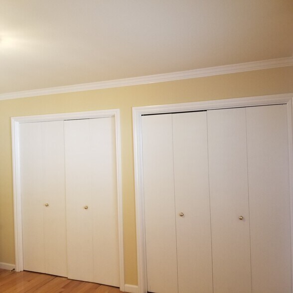 Building Photo - 2221 Homewood Dr