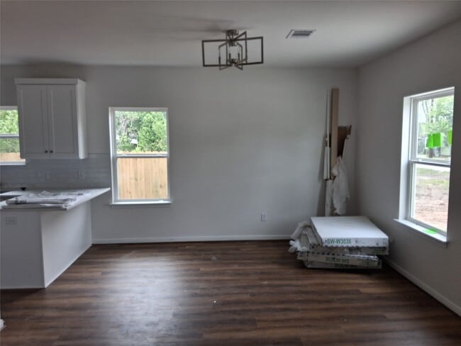Building Photo - 6835 Landor St