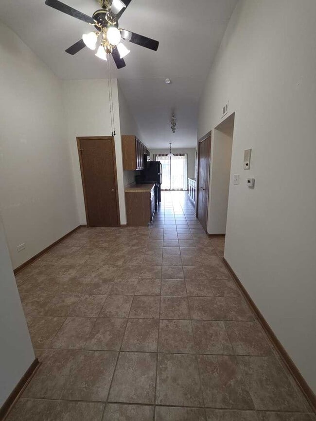 Building Photo - 9950 Treetop Dr