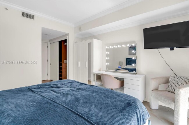 Building Photo - 218 SE 14th St