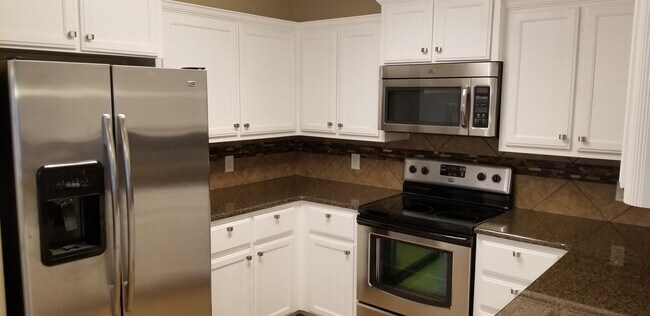 Building Photo - 9610 Taylor Renee Dr
