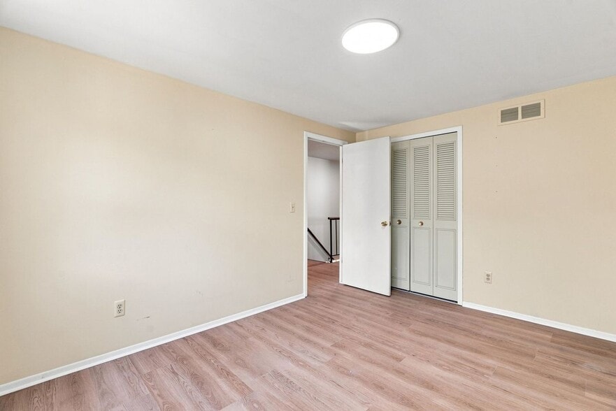 Building Photo - 4856 Danbury Dr