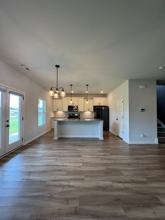 Building Photo - 203 Rye Cir