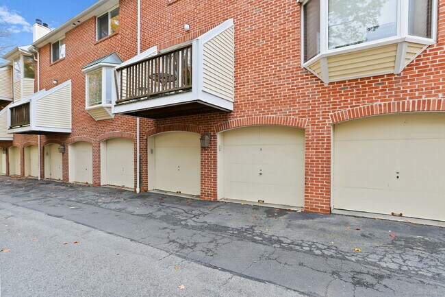 Building Photo - 101 Grove St