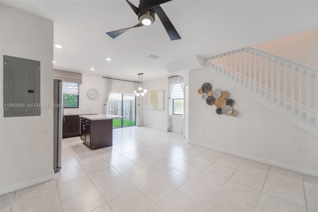 Building Photo - 20814 NE 5th Ct