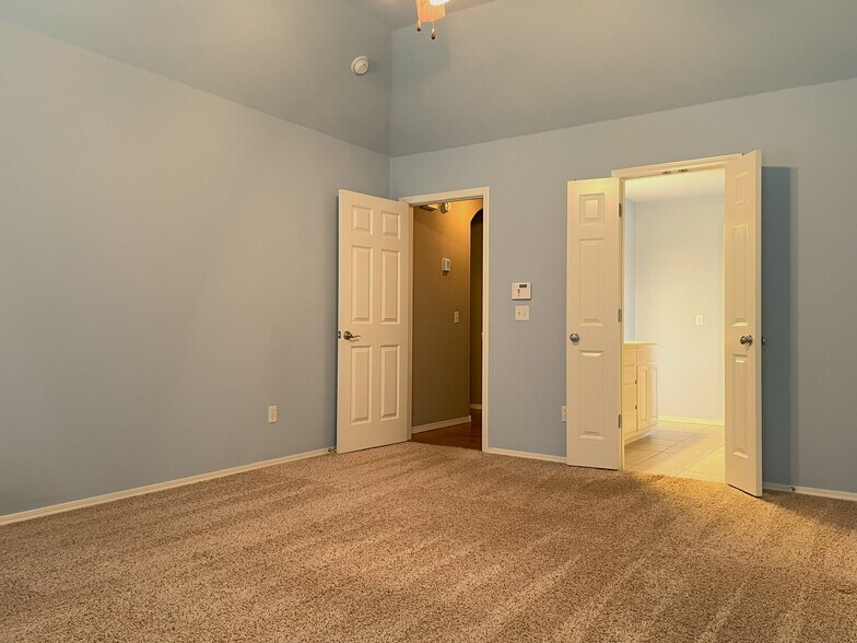 Building Photo - 3301 W Atlanta Ct