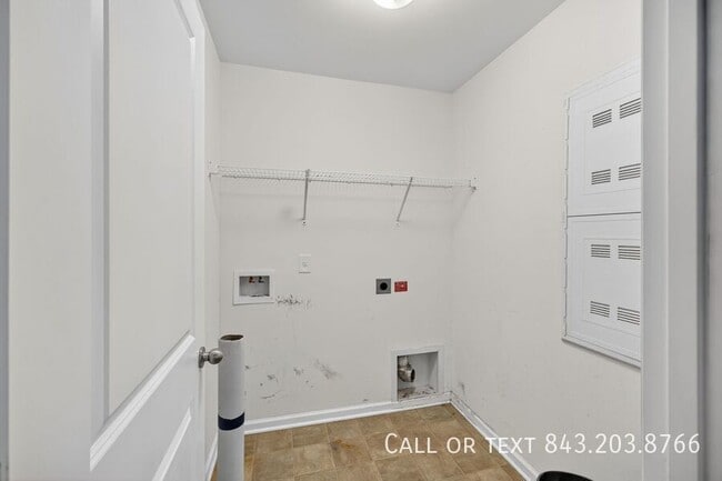 Building Photo - 165 Weeping Cypress Dr
