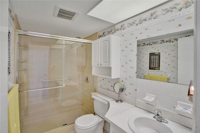 Building Photo - 101 N Birch Rd