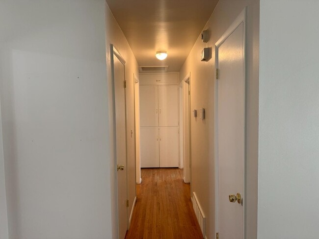Building Photo - 193 Nicoletti Dr