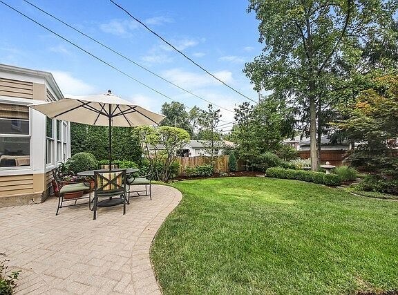 Building Photo - 4059 Lawn Ave